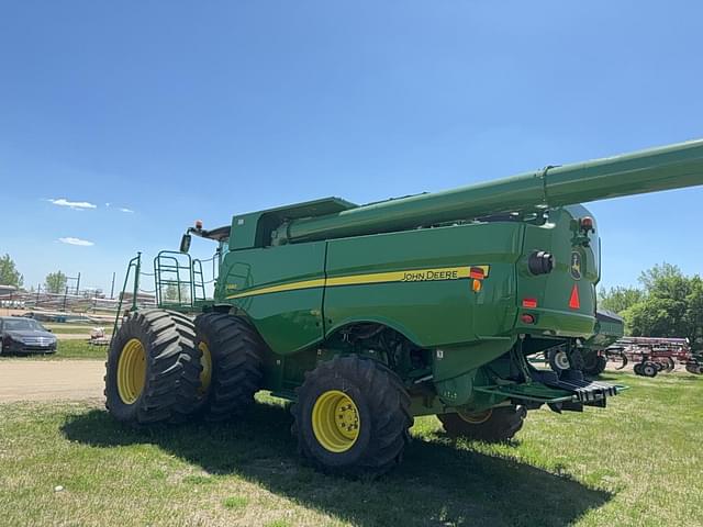 Image of John Deere S680 equipment image 3