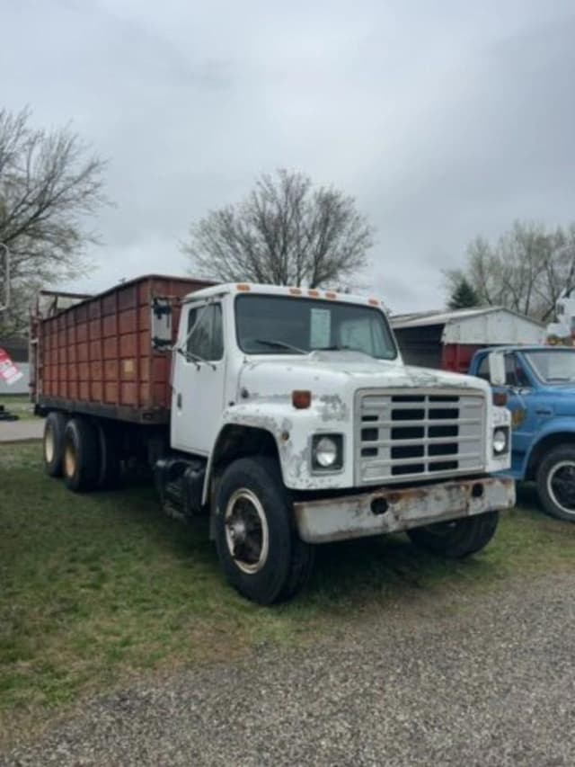 Image of International 1824 equipment image 1