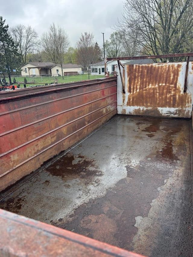 Image of International 1824 equipment image 4