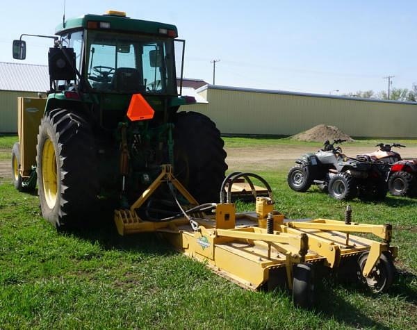 Image of John Deere 7210 equipment image 2