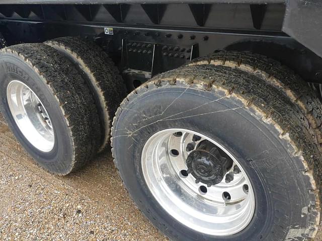 Image of Kenworth T880 equipment image 4