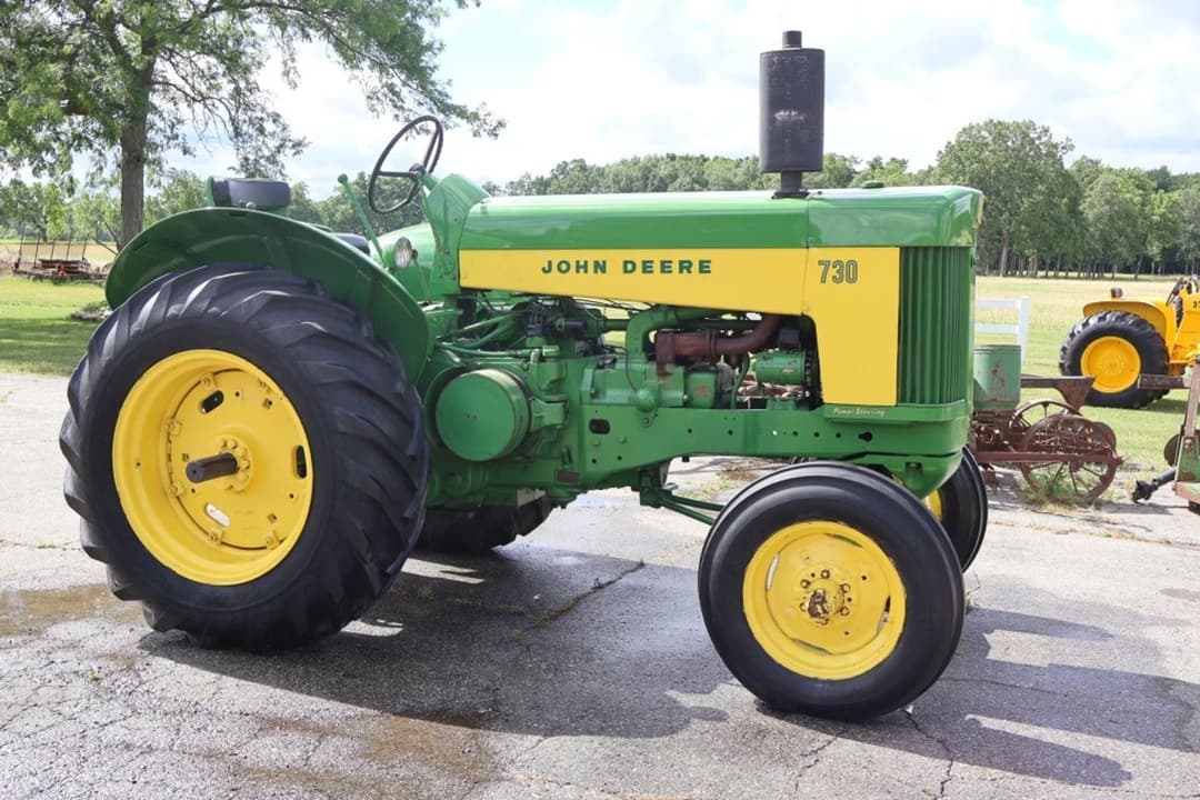 Image of John Deere 730 Primary image