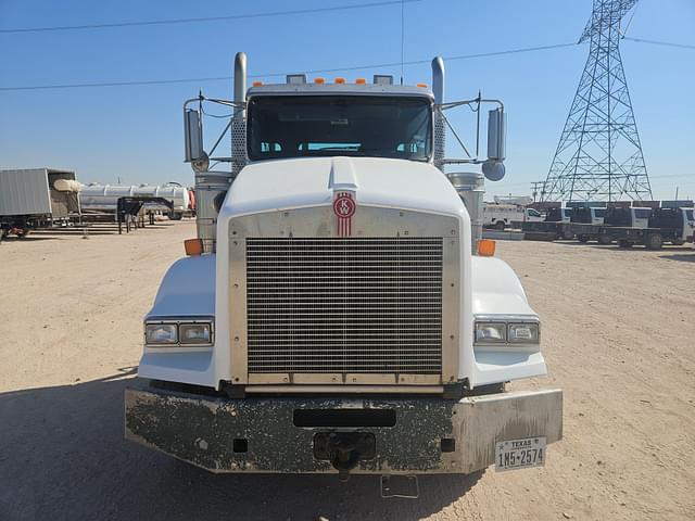 Image of Kenworth T8 equipment image 1