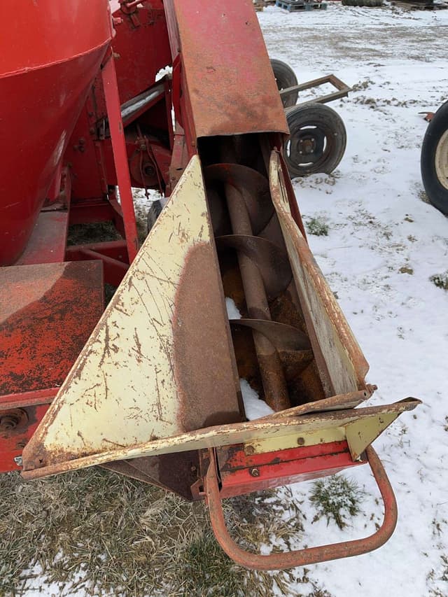 Image of Gehl 95 equipment image 4