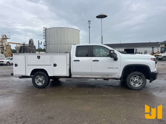 Image of Chevrolet 2500HD equipment image 3