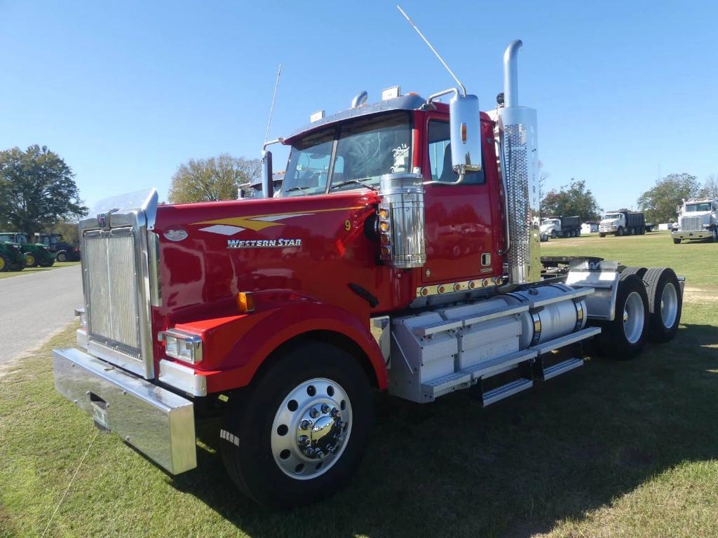 Image of Western Star 4900EX Primary image