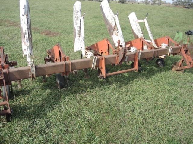 Main image International Harvester 133