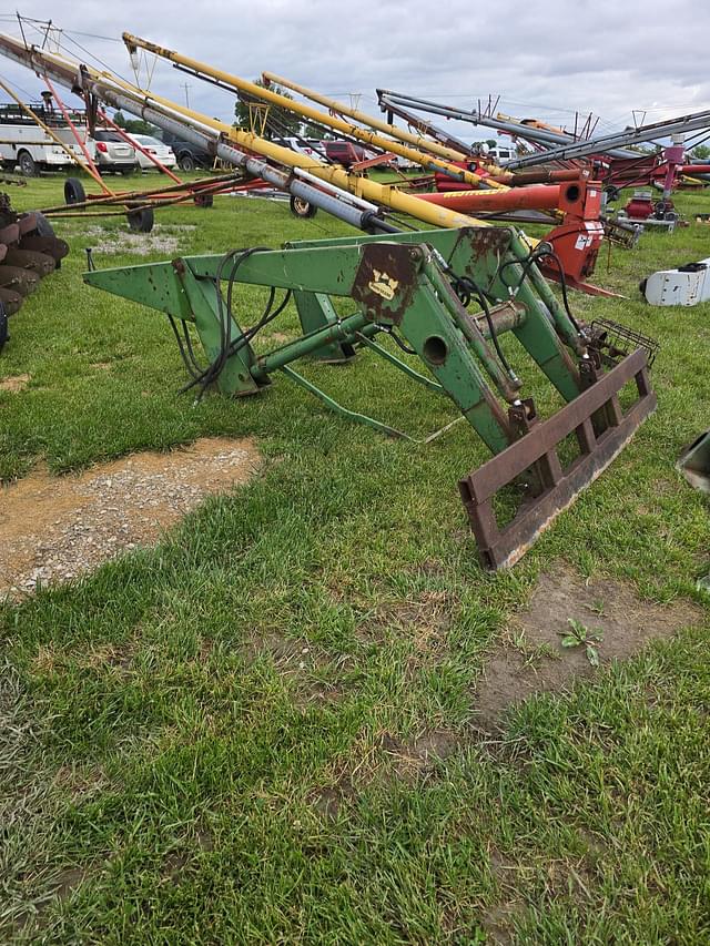 Image of John Deere 148 equipment image 3