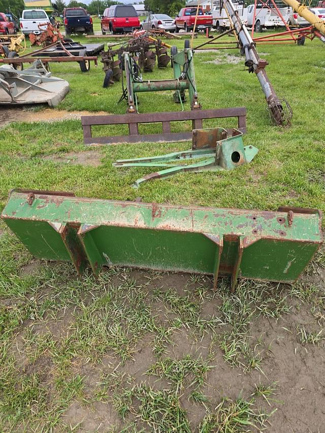 Image of John Deere 148 equipment image 1