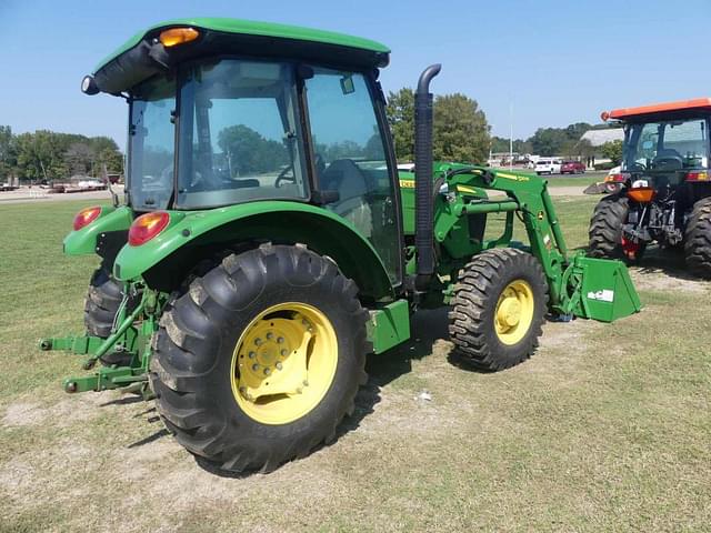 Image of John Deere 5065E equipment image 2