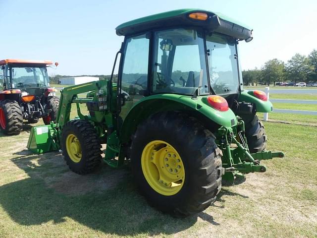 Image of John Deere 5065E equipment image 4