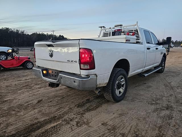 Image of Dodge Ram 3500 equipment image 4