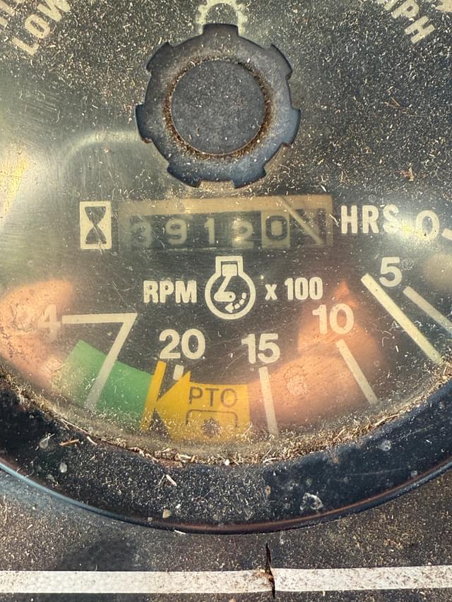 Image of International Harvester 986 equipment image 4