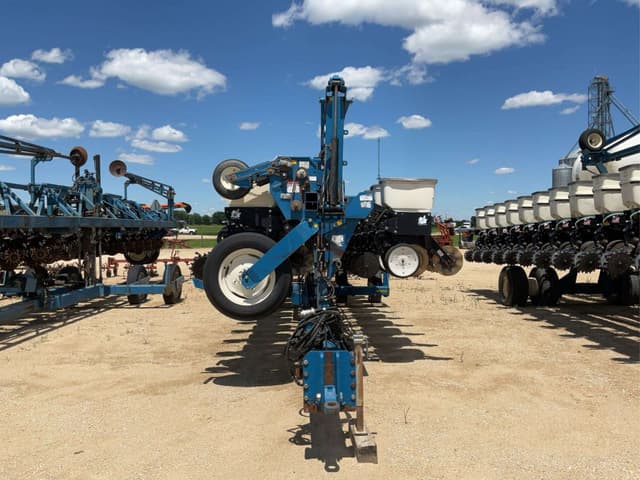 Image of Kinze 3600 equipment image 1
