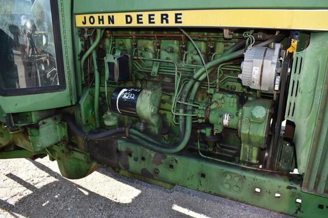 Image of John Deere 4230 equipment image 2