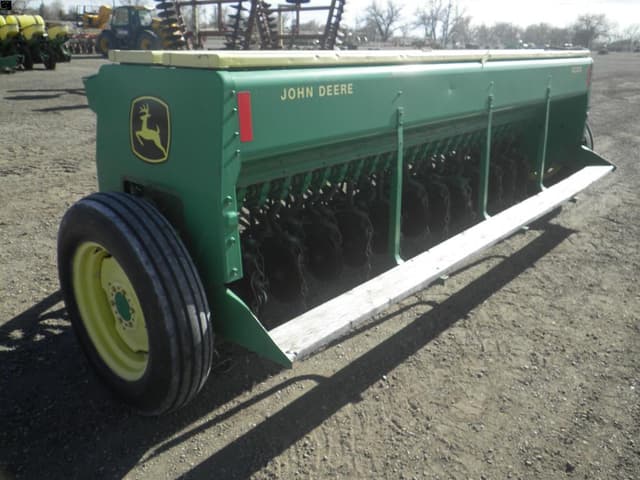 Image of John Deere 8300 equipment image 2