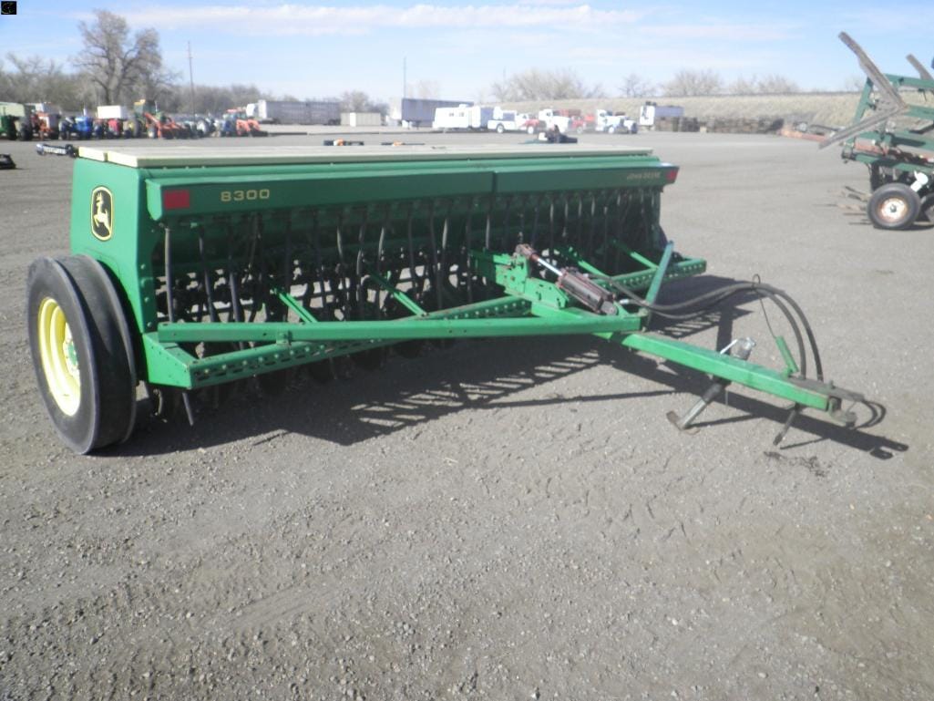 John Deere 8300 Equipment Image0