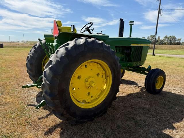 Image of John Deere 4020 equipment image 2