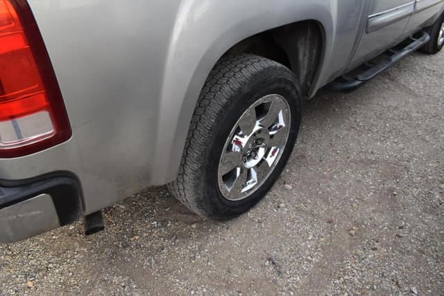 Image of GMC 1500 equipment image 3