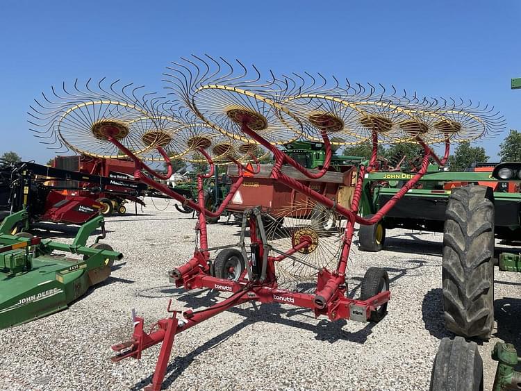 SOLD - Tonutti TCR8 Hay and Forage Hay - Rakes/Tedders