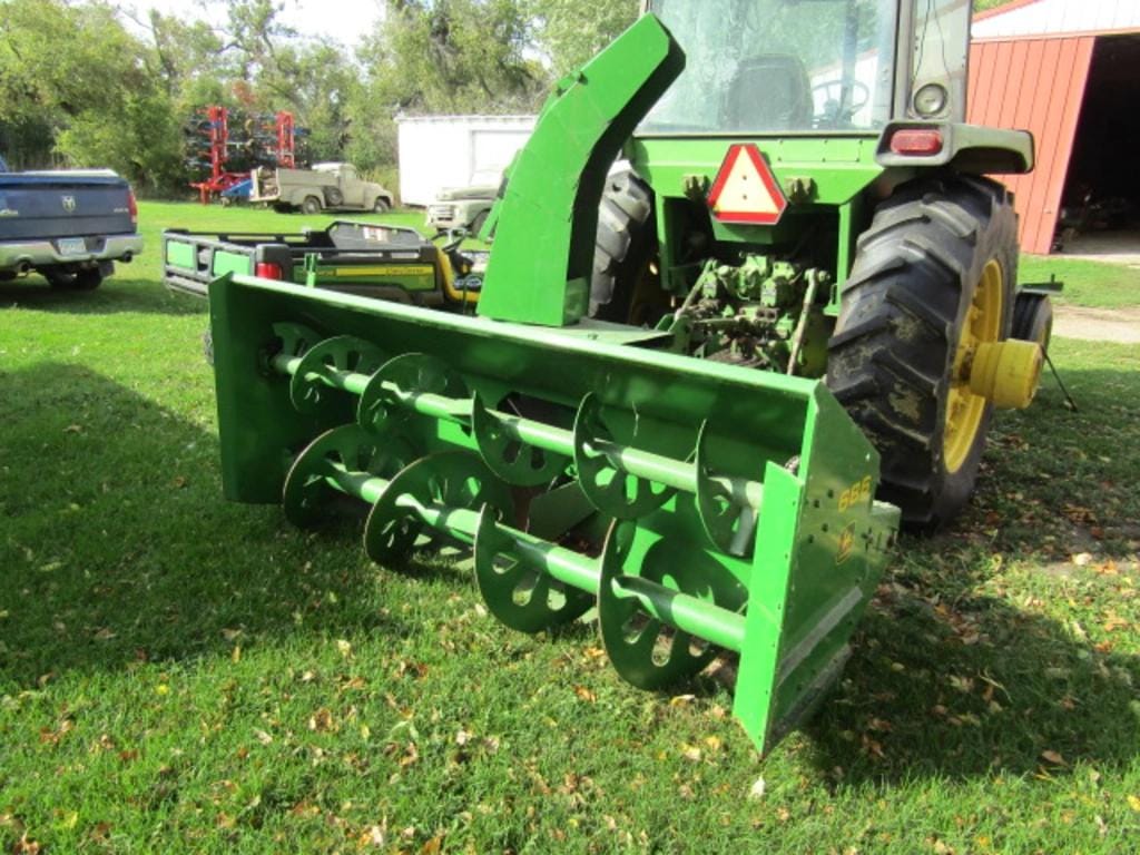 Main image John Deere 686