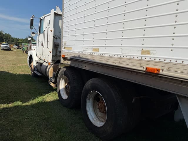 Image of White GMC WIA equipment image 3