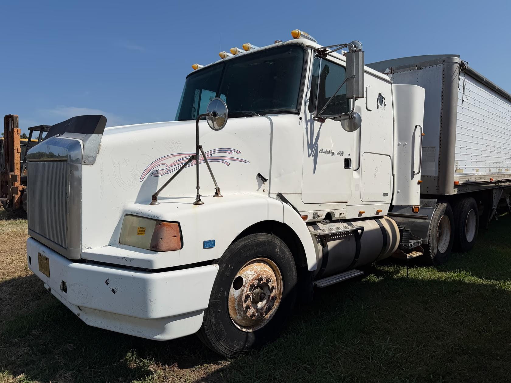 1990 White GMC WIA Equipment Image0