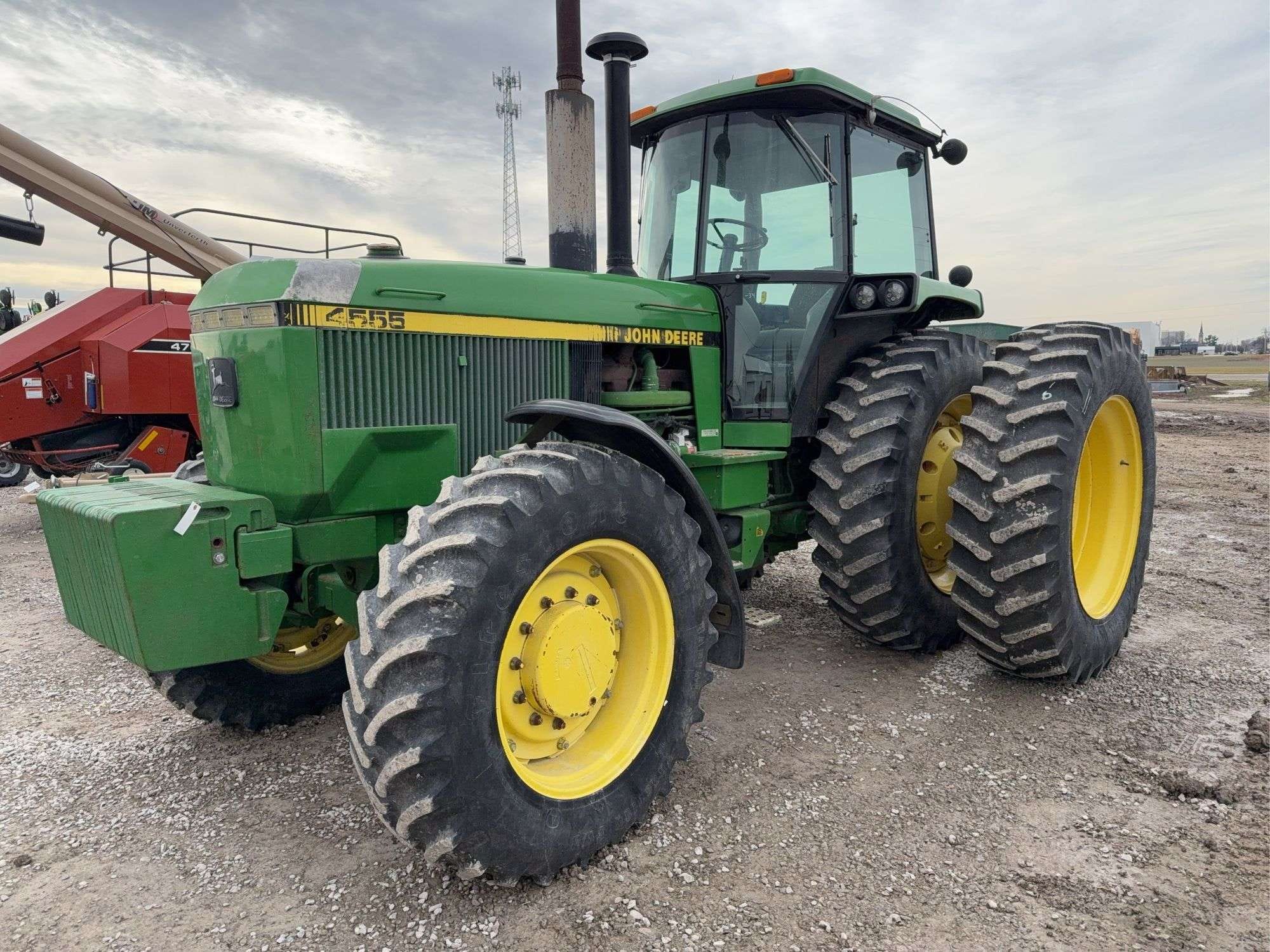 John Deere 4555 Equipment Image0