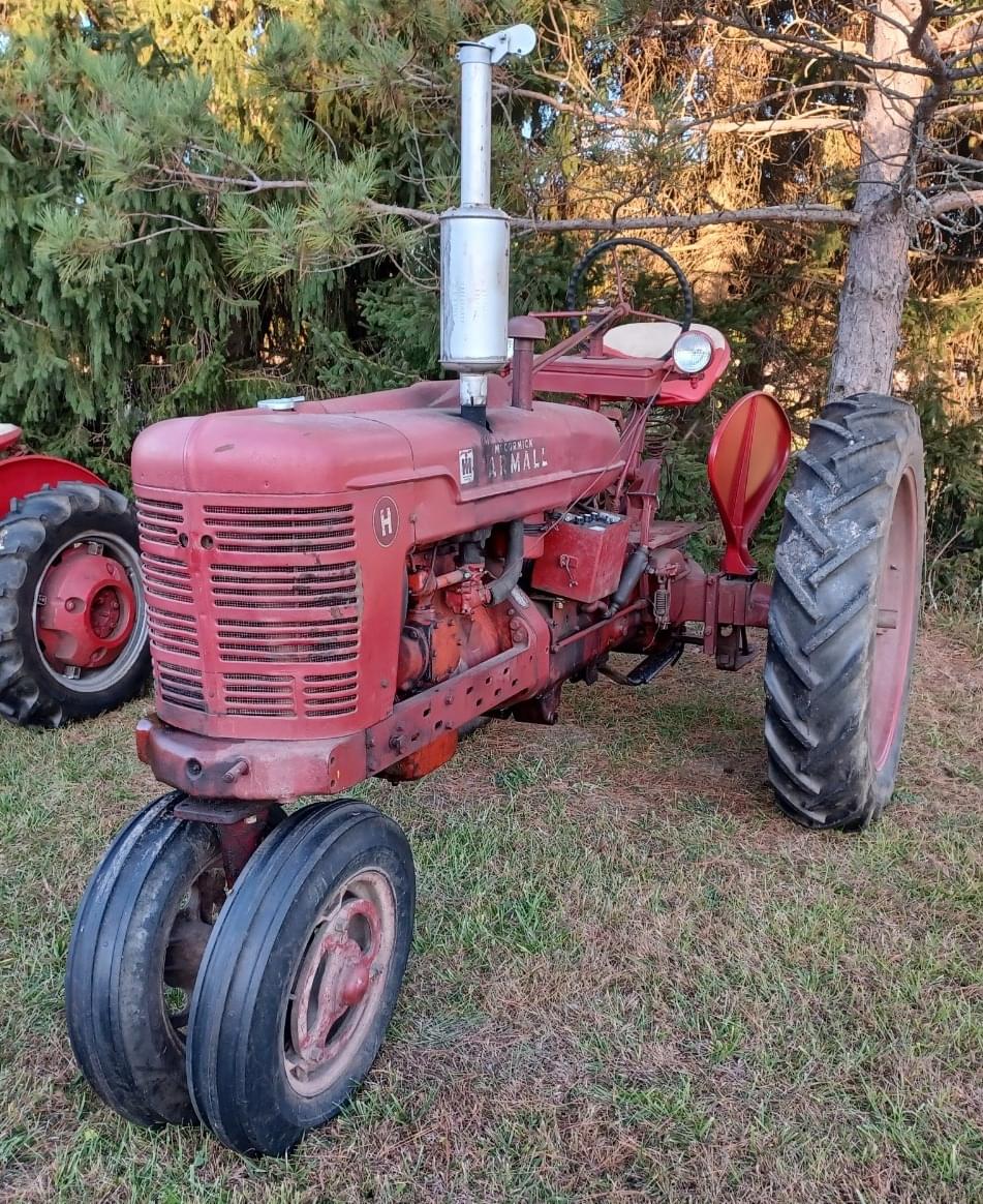 Image of Farmall H Image 1