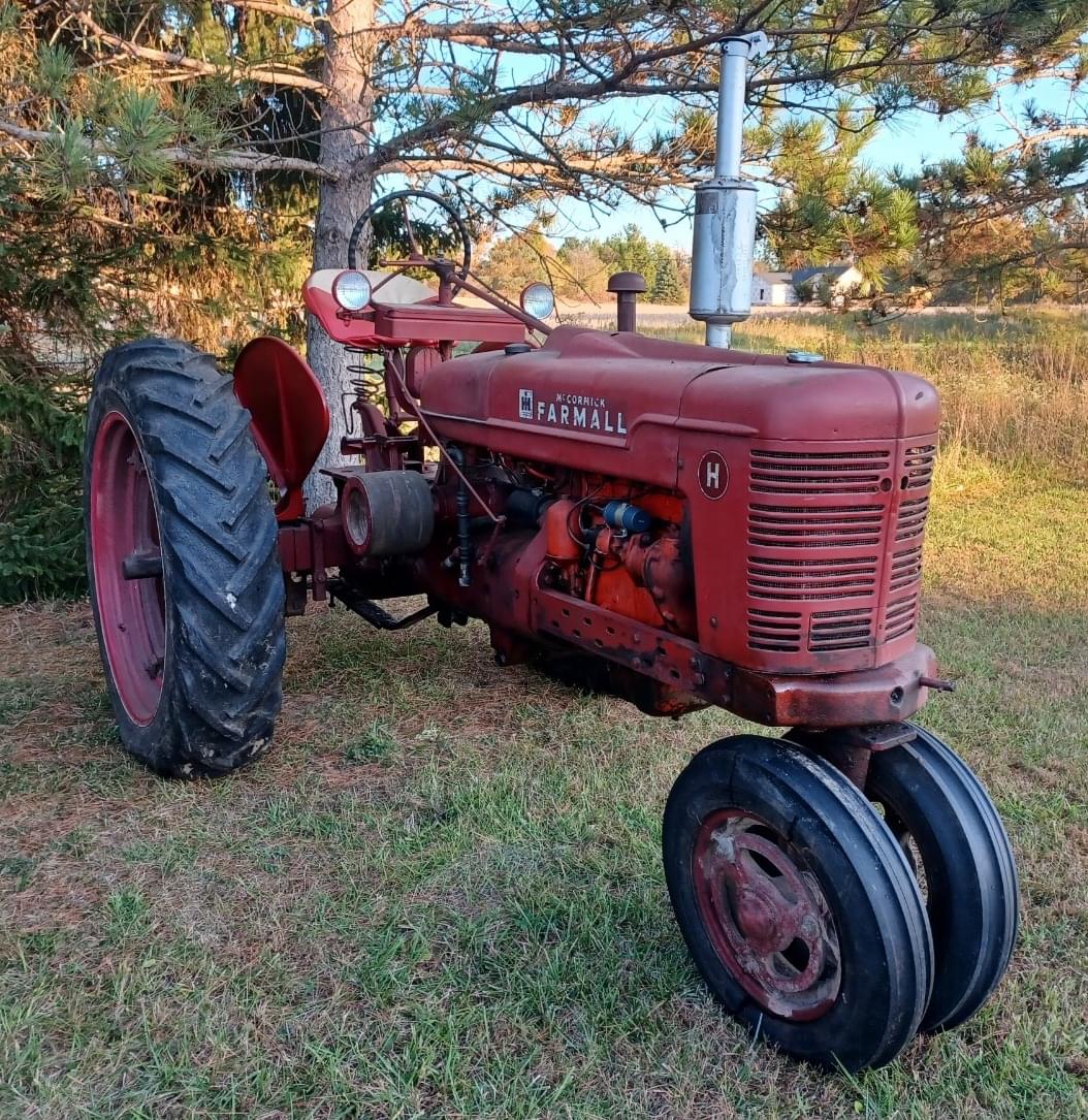Image of Farmall H Image 0