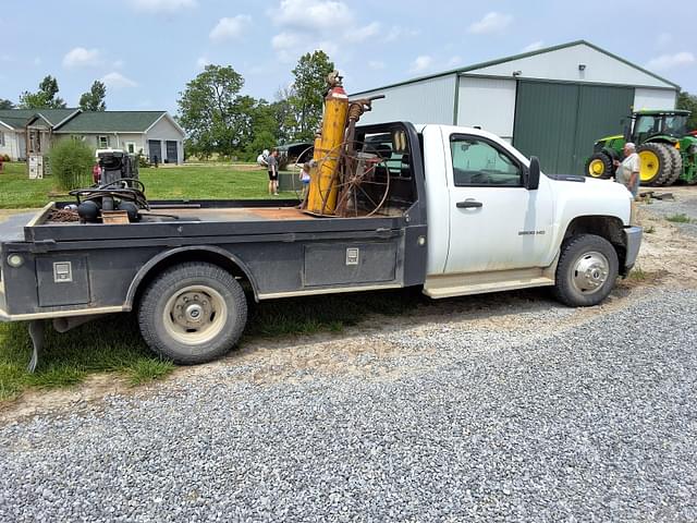Image of Chevrolet 3500HD equipment image 2