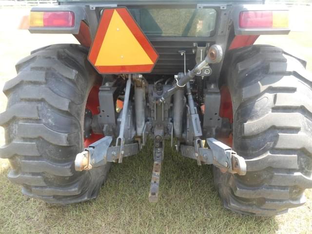 Image of Kubota L6060HSTC equipment image 3