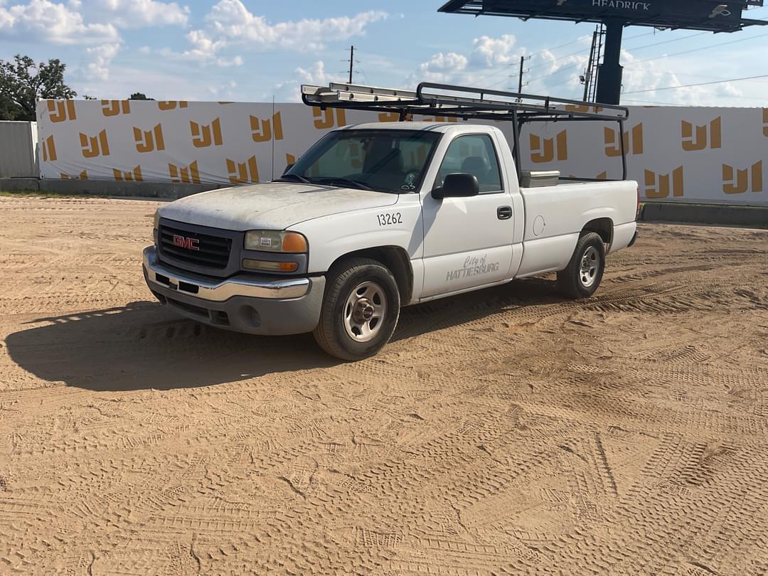 Image of GMC 1500 Primary image