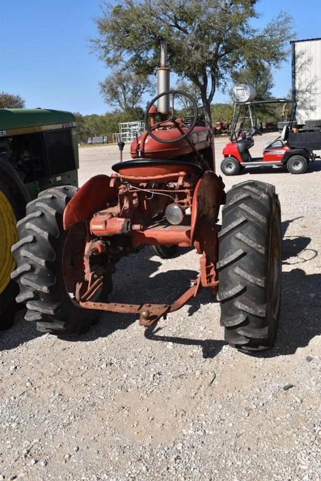 Image of Farmall A equipment image 2