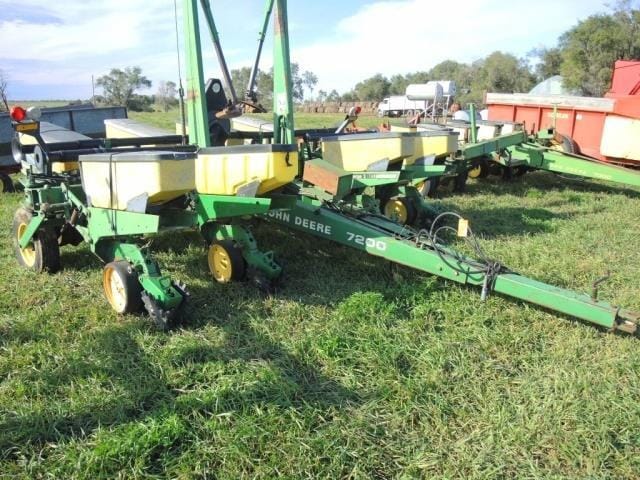 Main image John Deere 7200
