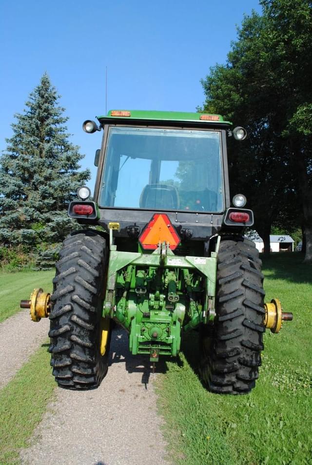 Image of John Deere 4440 equipment image 3