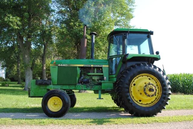 Image of John Deere 4440 equipment image 1