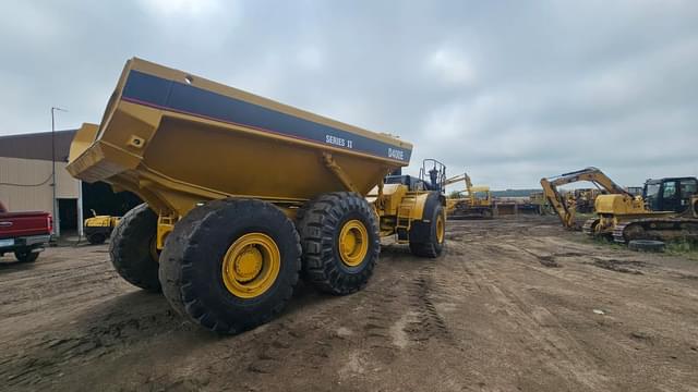 Image of Caterpillar D400E Series II equipment image 4
