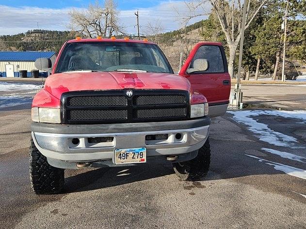 Image of Dodge Ram 2500 equipment image 2
