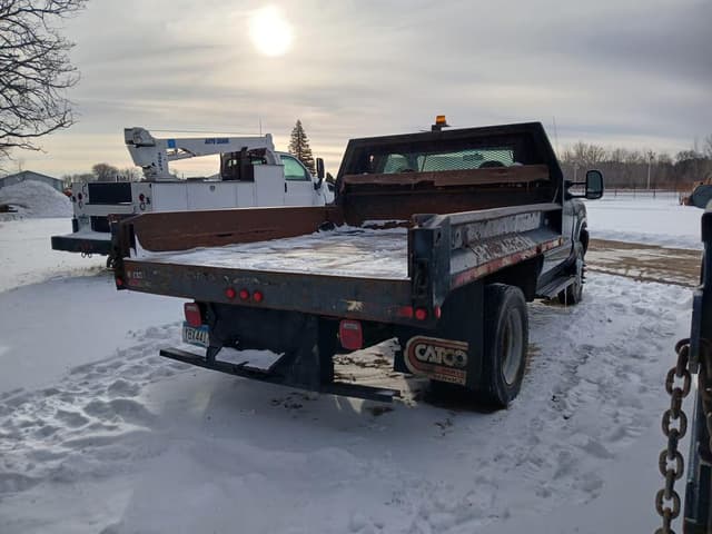 Image of Ford F-450 equipment image 3