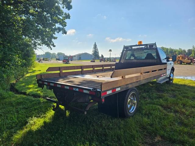 Image of Ford F-550 equipment image 4