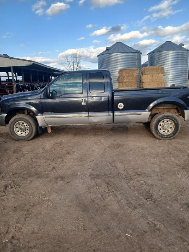 Image of Ford F-250 equipment image 2