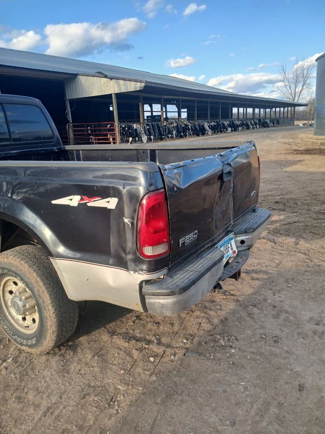 Image of Ford F-250 equipment image 3