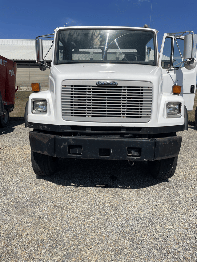 Image of Freightliner FL112 equipment image 2