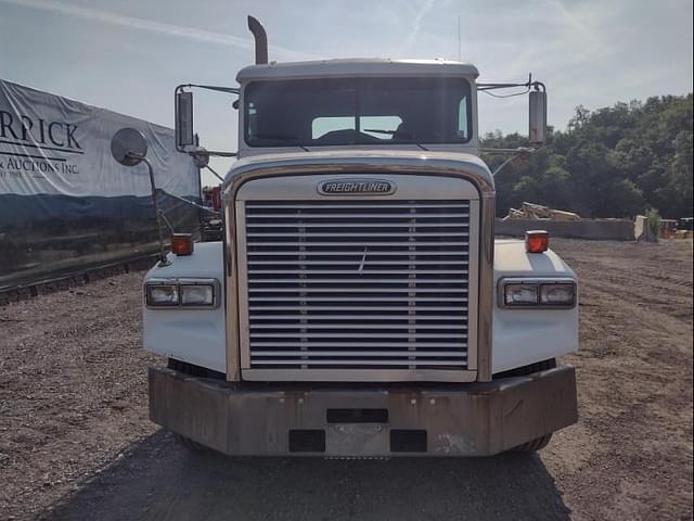 Image of Freightliner FLD120SD equipment image 1