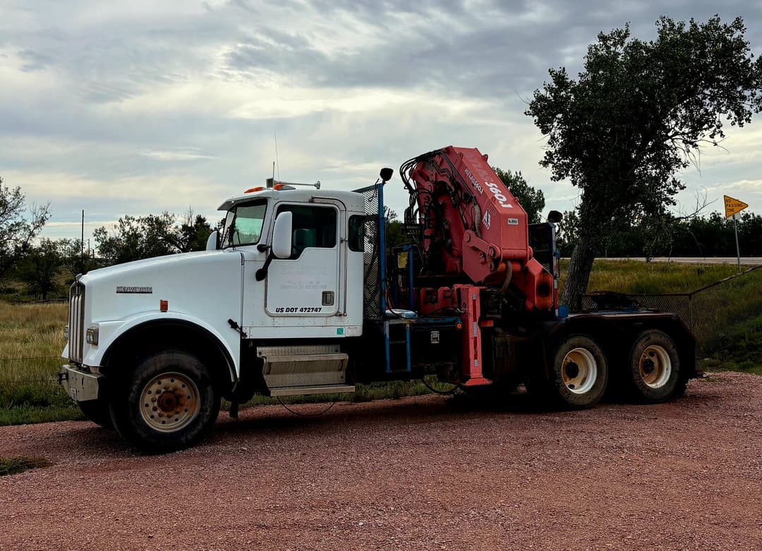 Image of Kenworth W900B Image 1
