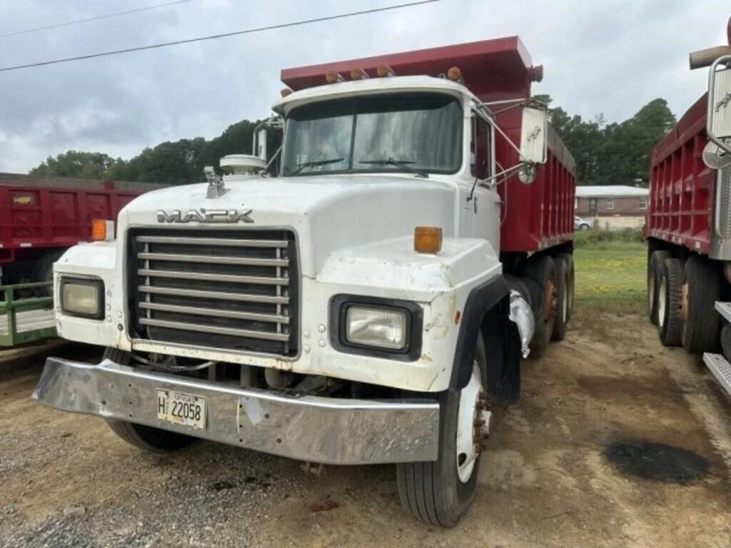 Image of Mack RD688S Primary image