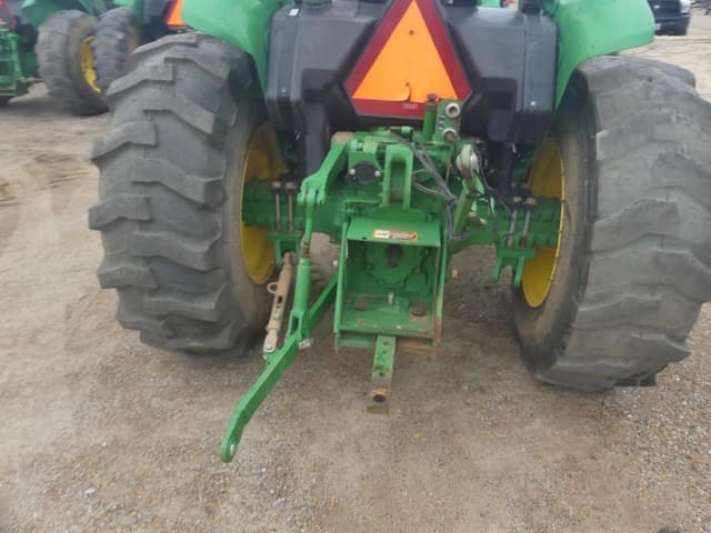 Image of John Deere 5045E equipment image 3