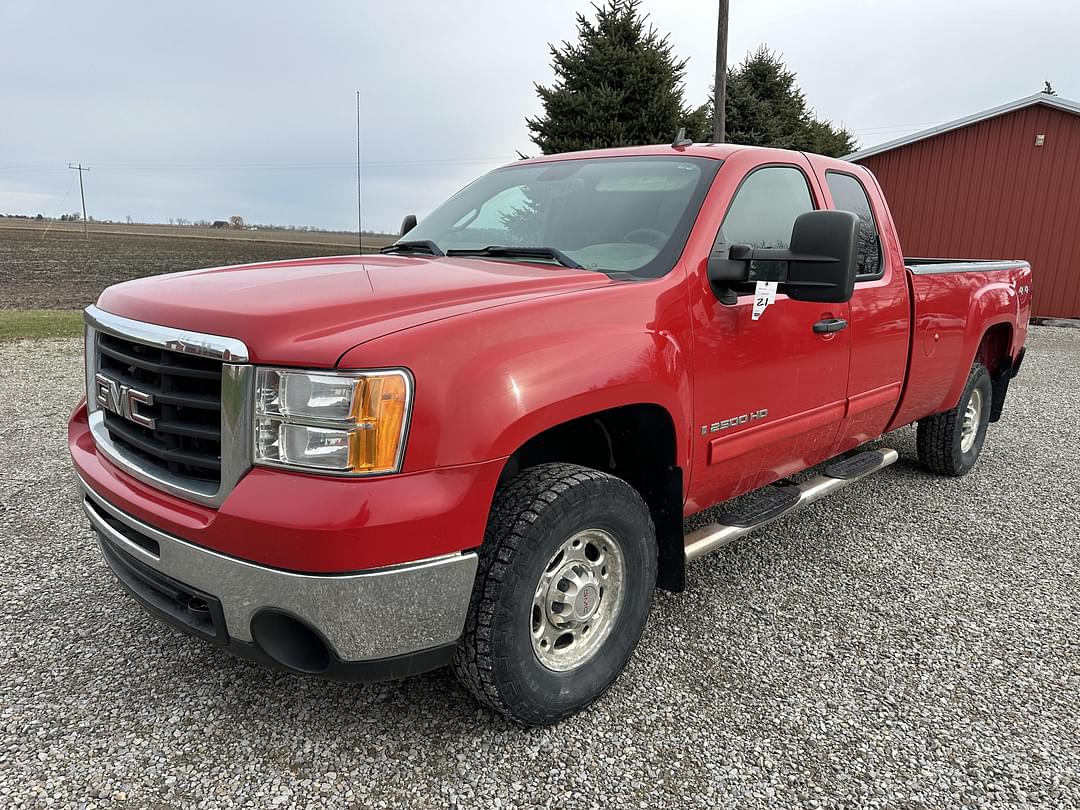 Image of Chevrolet 2500HD Primary image