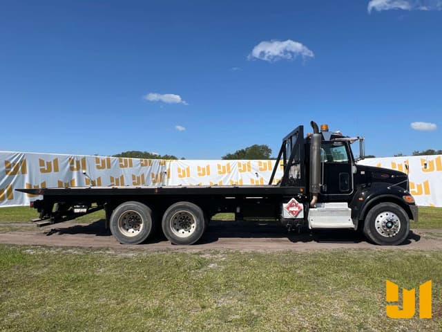 Image of Peterbilt 348 equipment image 4